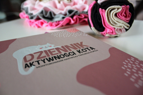 DZIENNIK AKTYWNOŚCI KOTA + 2 cienkopisy GRATIS | Co Ty Kocie DZIENNIK AKTYWNOŚCI KOTA + 2 cienkopisy GRATIS | Co Ty Kocie